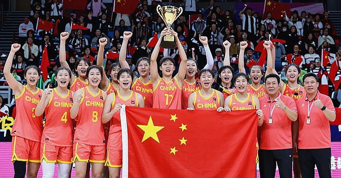 Hallgrímsson và bài học 'thời điểm không khéo': Khi tiếng ồn ngoài sân ăn mòn ba ngày chuẩn bị của Ireland