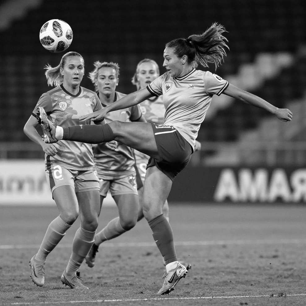 V.League và suất ngoại binh thứ tư: Ai được, ai mất, và cái giá phải trả