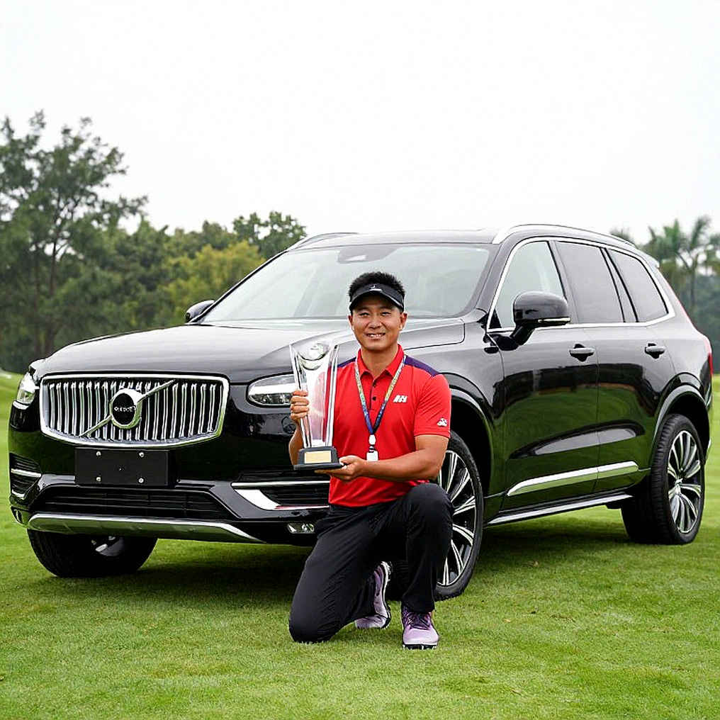 Cánh cổng 10 feet: Khi ngành golf bán niềm tin thay vì dữ liệu